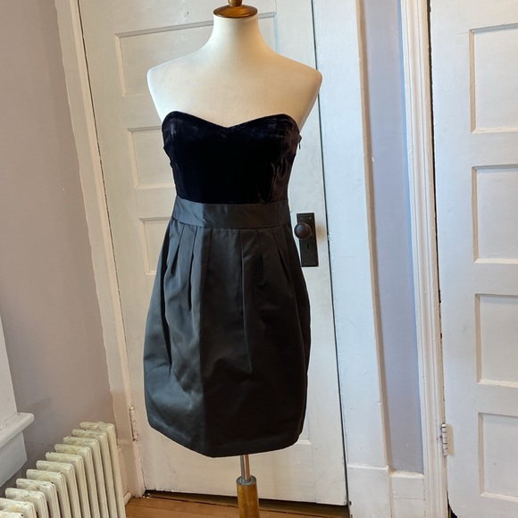 NWT Theory Chanesa Velvet & Silk Dark Brown Strapless Dress, Size 12 - Picture 4 of 17